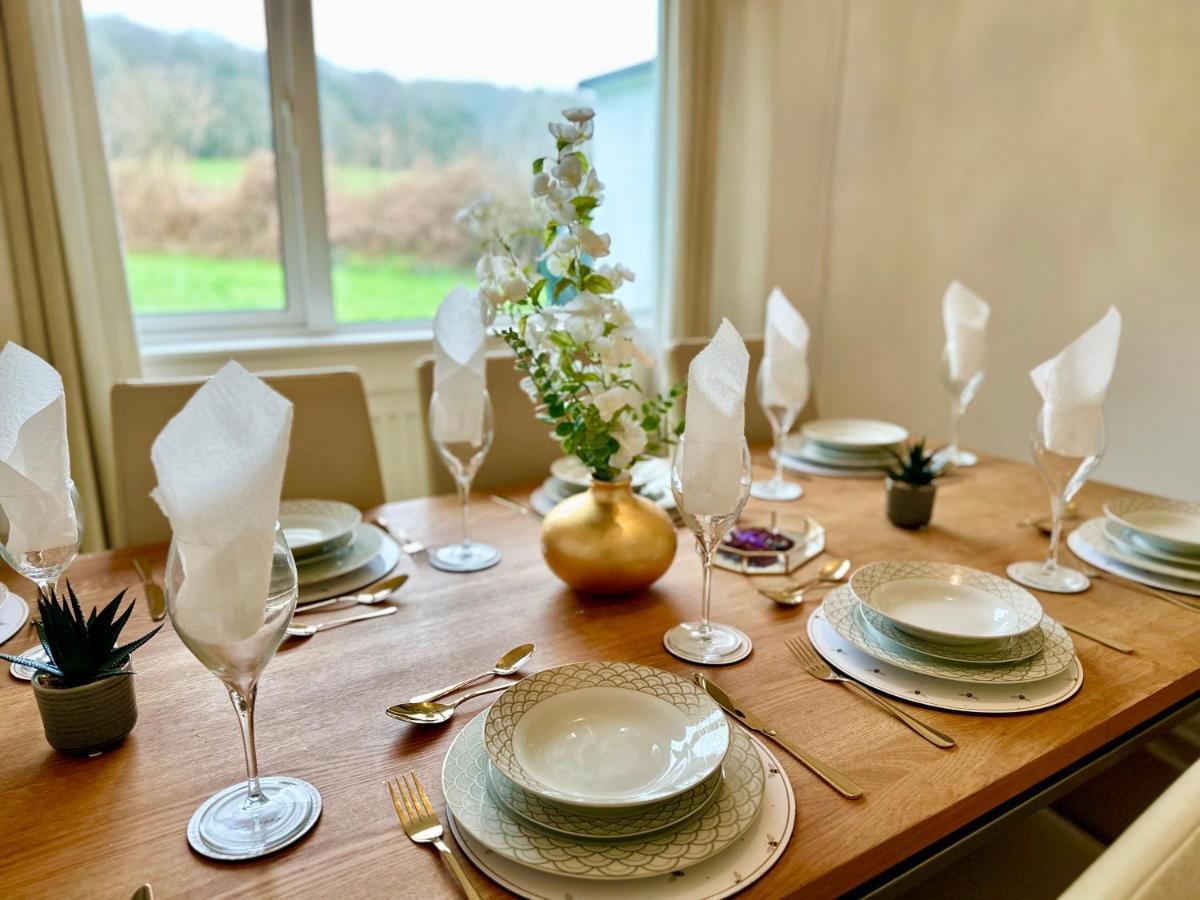 Three Bedroom Rural, Relaxing And Peaceful,Dogs Welcome! With Cymru Holidays Abergavenny Exterior photo