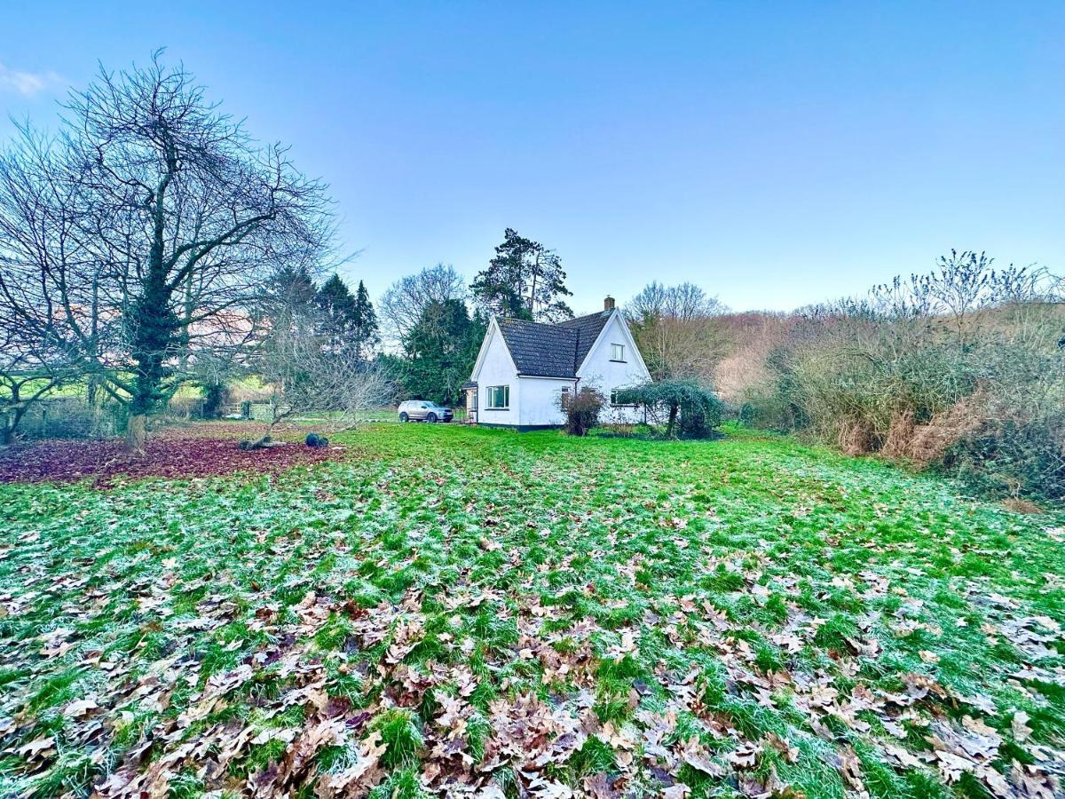 Three Bedroom Rural, Relaxing And Peaceful,Dogs Welcome! With Cymru Holidays Abergavenny Exterior photo