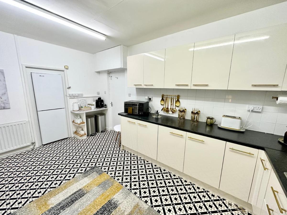Three Bedroom Rural, Relaxing And Peaceful,Dogs Welcome! With Cymru Holidays Abergavenny Exterior photo